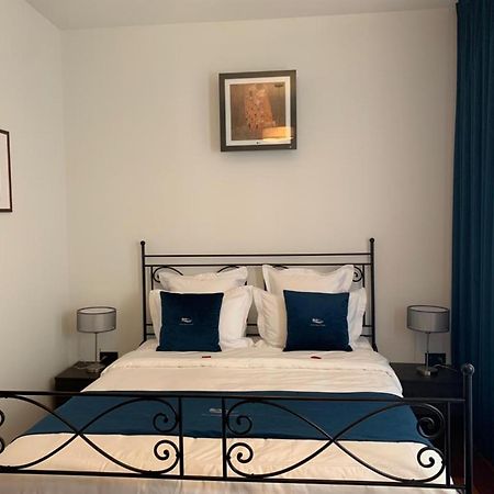 Botanique Suites Airbnb, Antwerpen Eksteriør bilde
