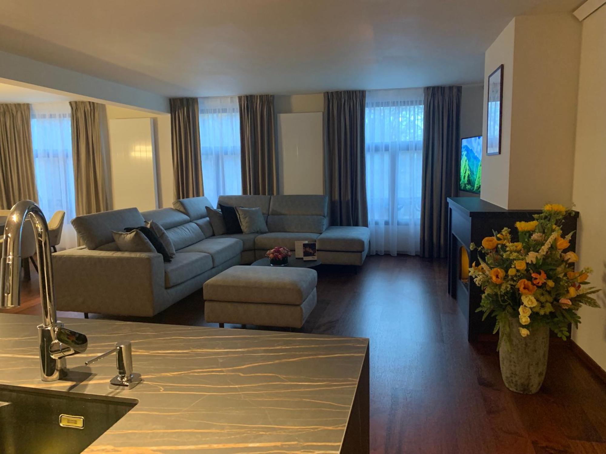 Botanique Suites Airbnb, Antwerpen Eksteriør bilde
