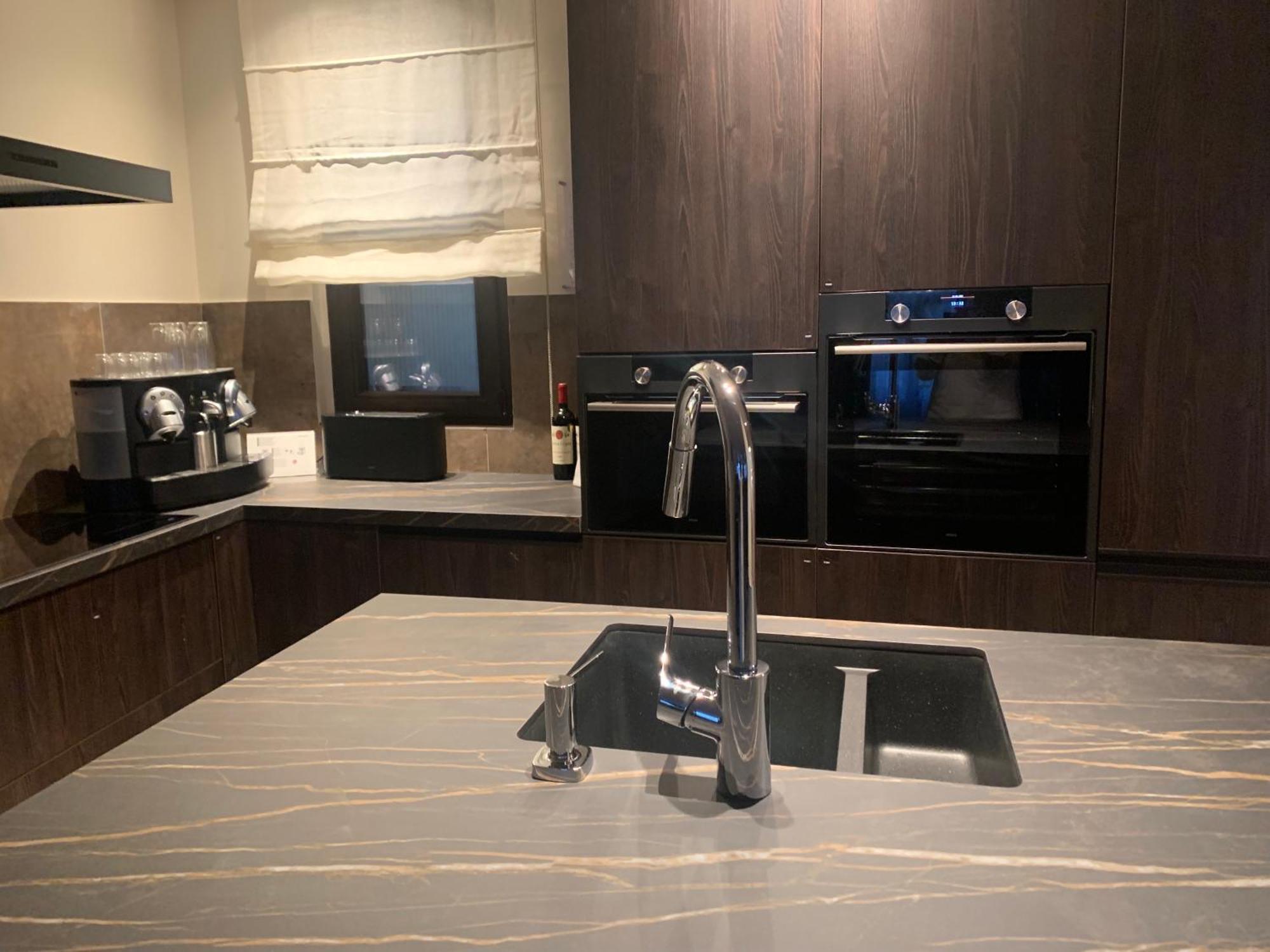 Botanique Suites Airbnb, Antwerpen Eksteriør bilde