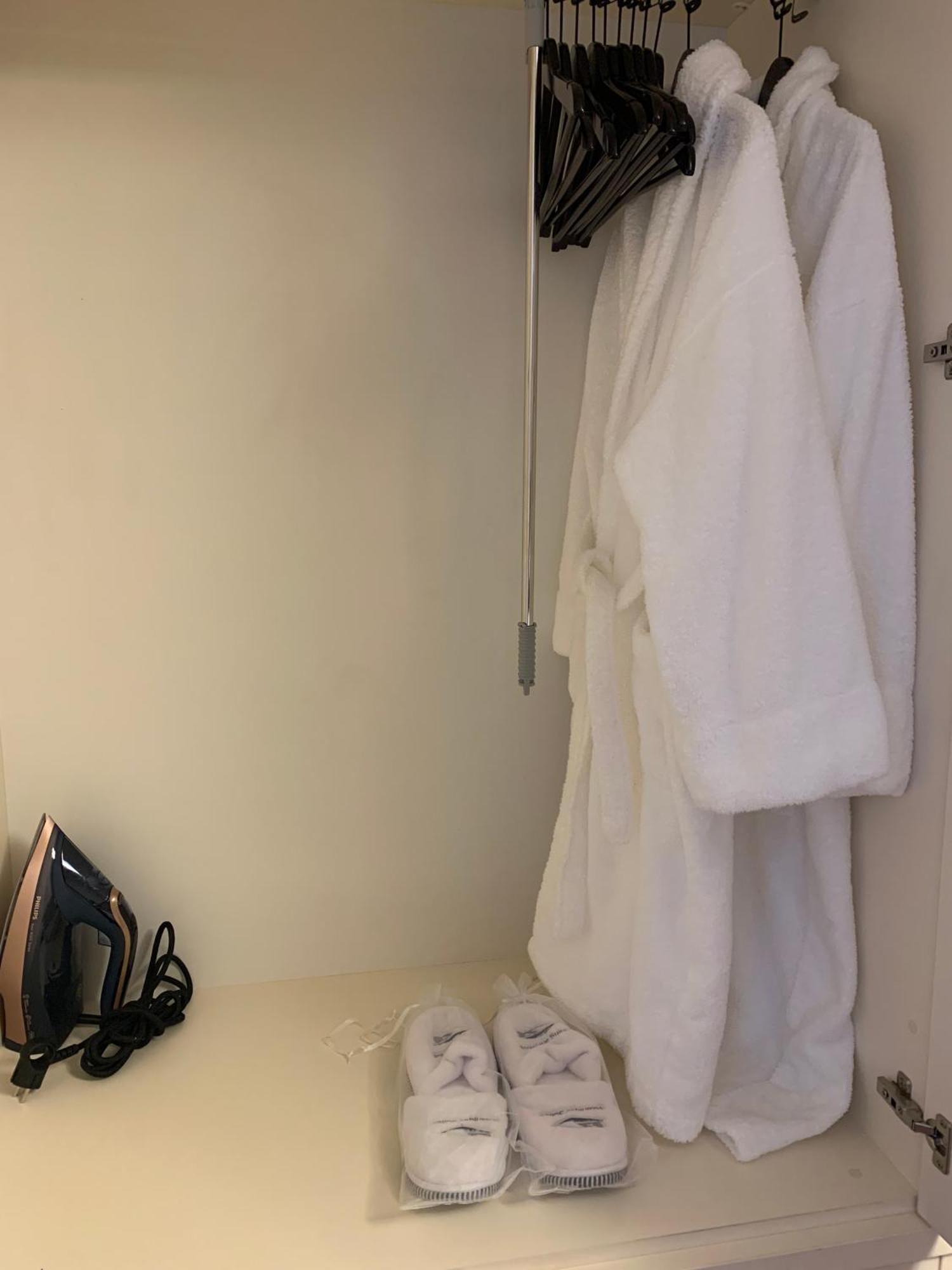 Botanique Suites Airbnb, Antwerpen Eksteriør bilde