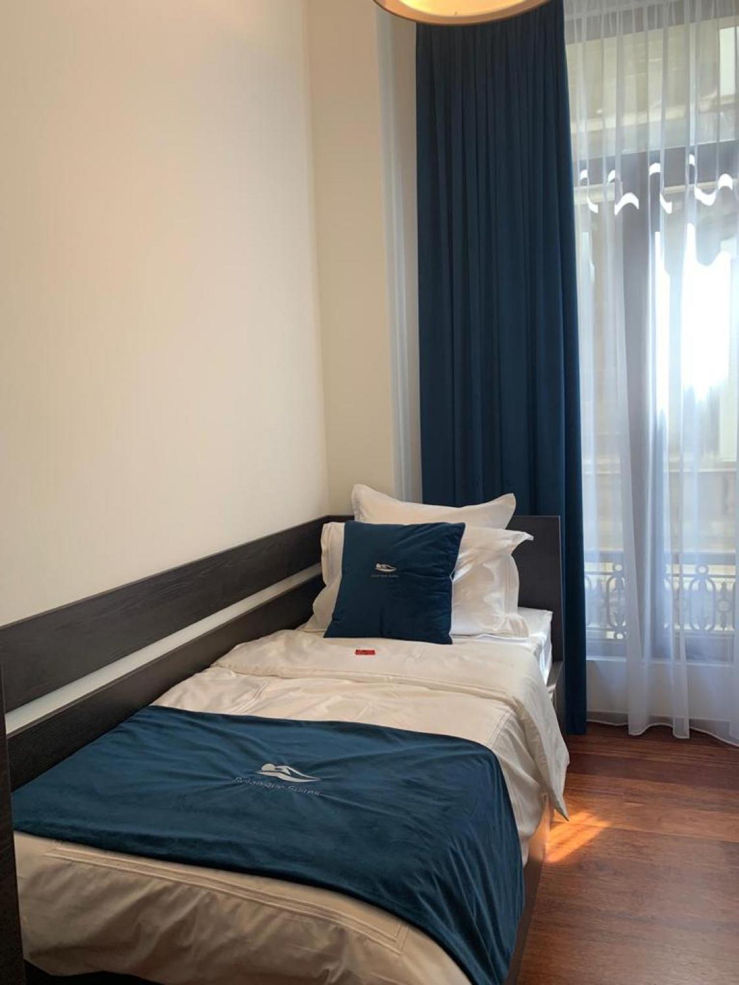Botanique Suites Airbnb, Antwerpen Rom bilde